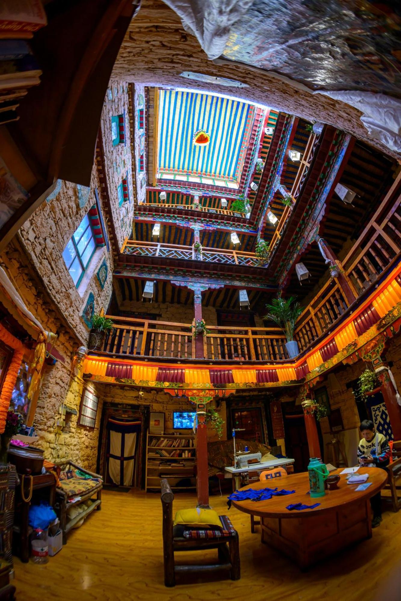 Shambhala Palace Hotel ลาซา ภายนอก รูปภาพ