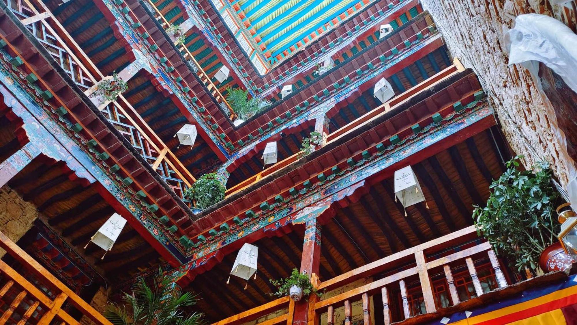 Shambhala Palace Hotel ลาซา ภายนอก รูปภาพ