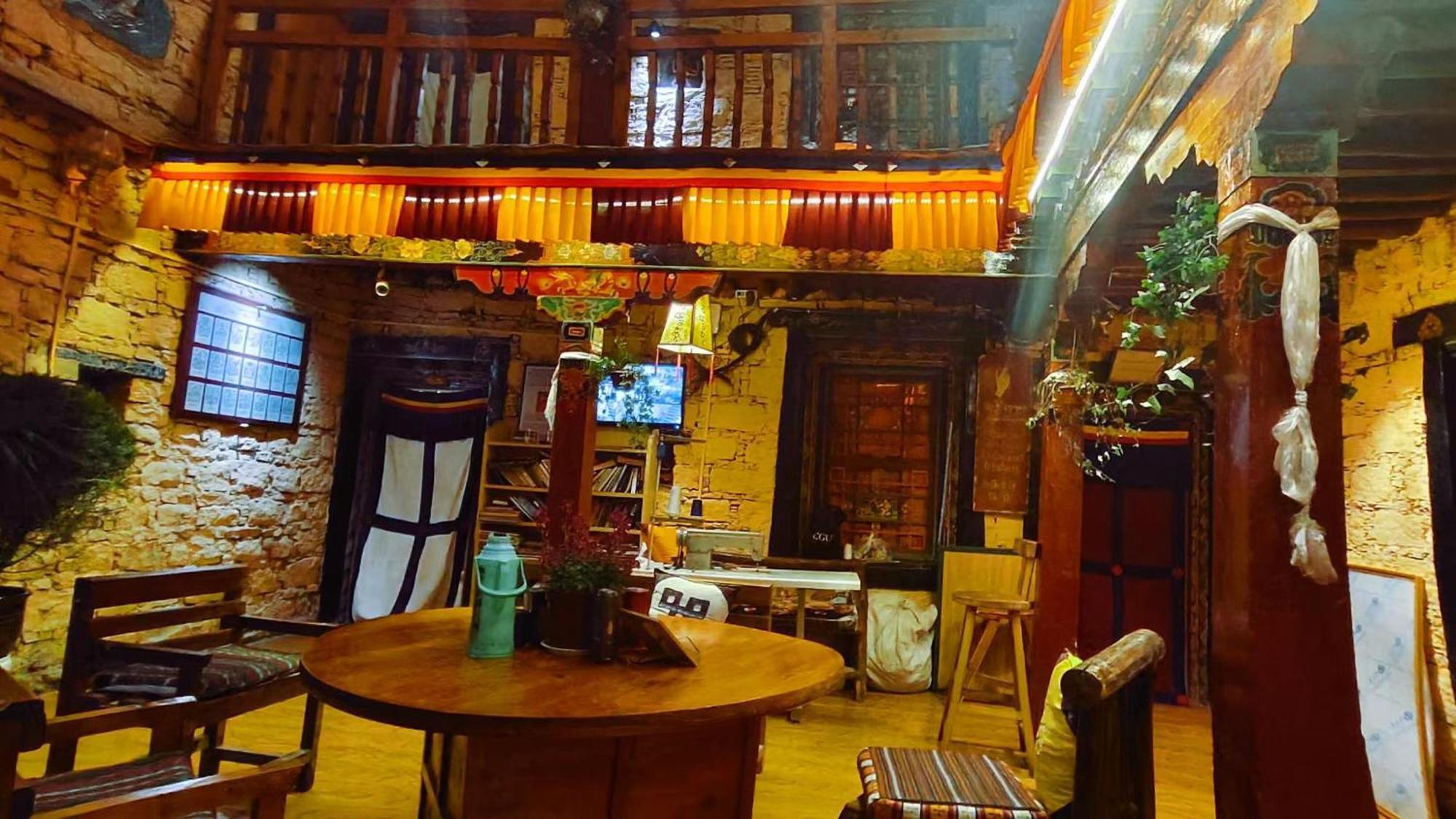 Shambhala Palace Hotel ลาซา ภายนอก รูปภาพ