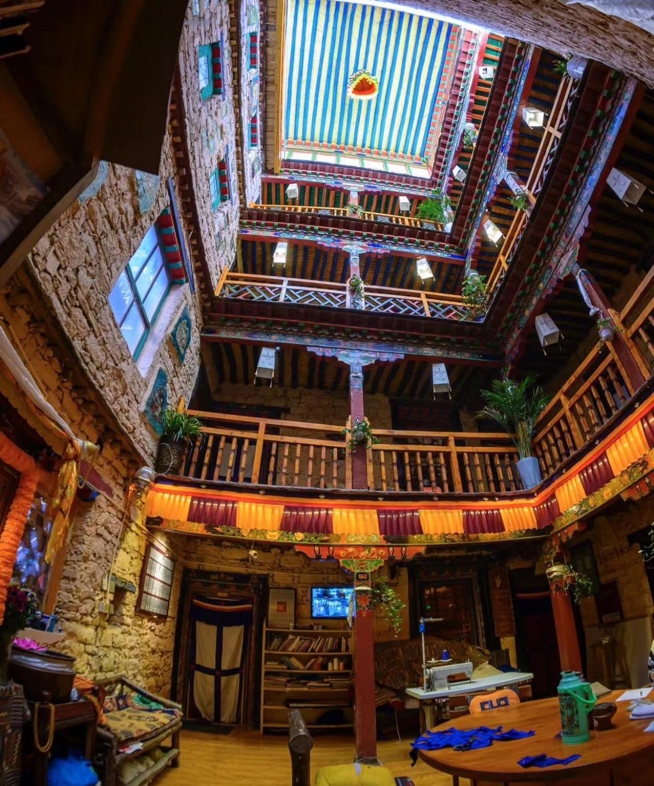 Shambhala Palace Hotel ลาซา ภายนอก รูปภาพ